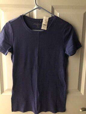 Eddie Bauer Short Sleeve Top - Women Medium - NWT of $19.95